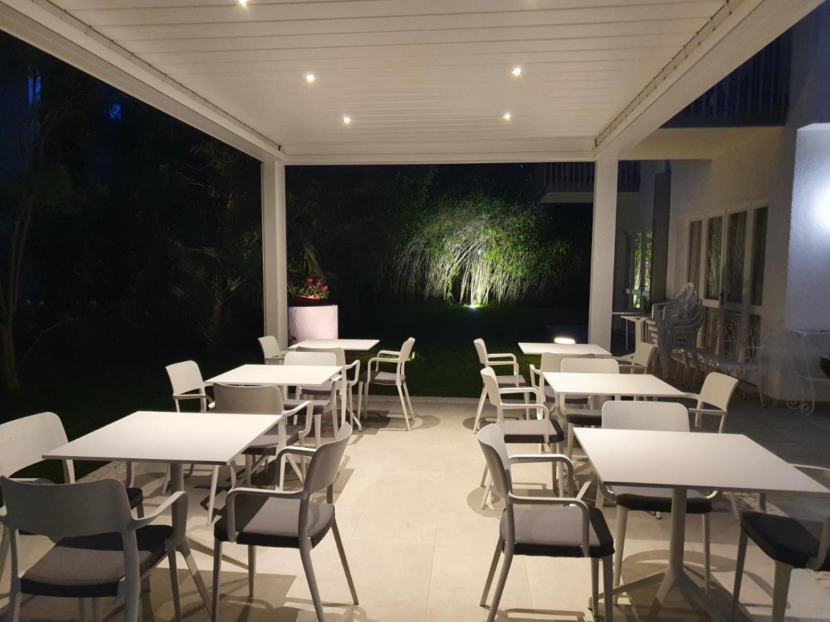 Hotel Eurovil Garni Lignano Sabbiadoro Exterior photo
