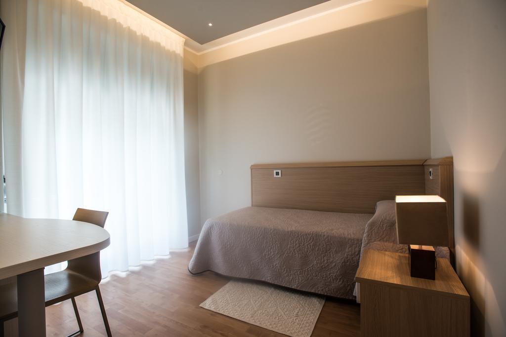 Hotel Eurovil Garni Lignano Sabbiadoro Exterior photo